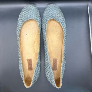 Miz Mooz Womens Panther Ballet Flats Shoes Gray Leather Textured Fish size 11